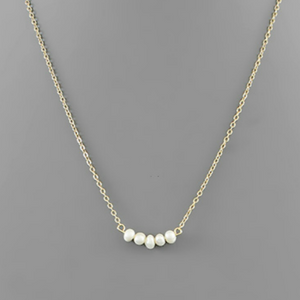 Simple Small Five Pearl necklace - RubyVanilla