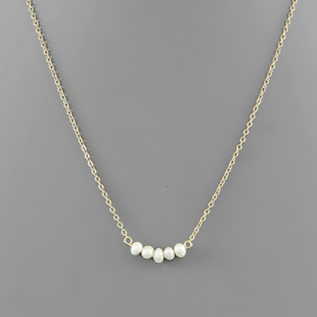 Simple Small Five Pearl necklace - RubyVanilla